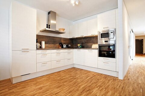 Kitchen with all appliances