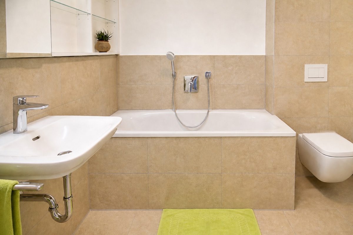 Bathtub, sink and toilet in bathroom