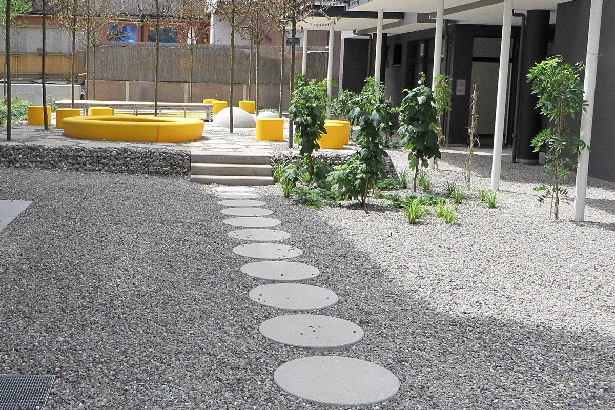 Gravel path courtyard