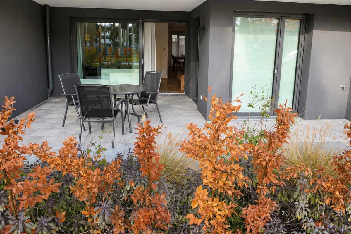 Terrace with table and chairs