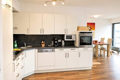 Large 2-Bedroom Furnished Apartment in Central Stuttgart overview photo